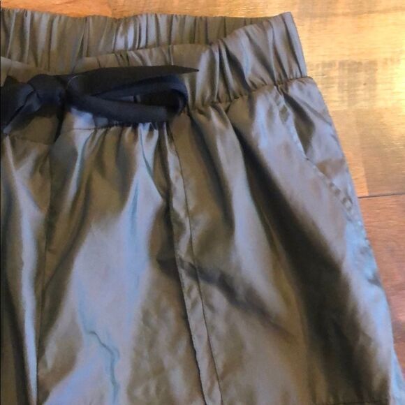 Victoria’s Secret pants S (2175) - Picture 2 of 8